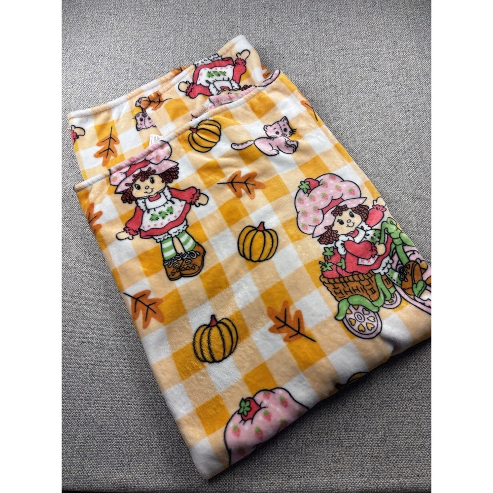 Strawberry Shortcake Halloween Plush Throw Blanket 50 x 70 Pre Owned